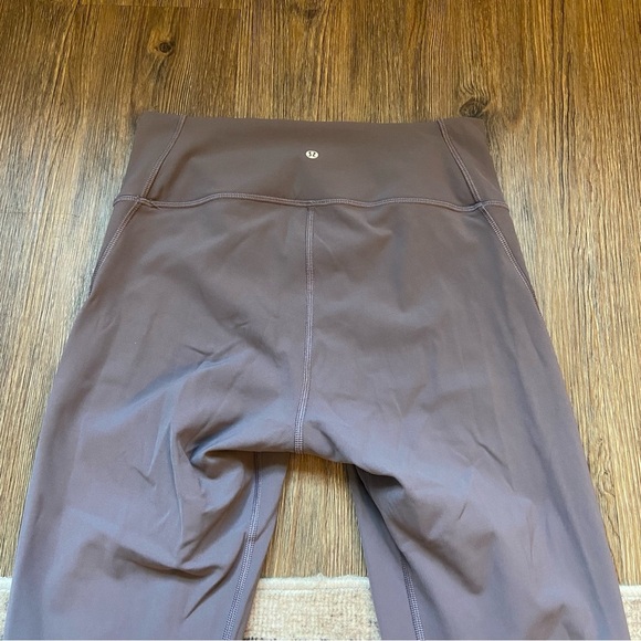 lululemon athletica Women's Leggings Ruched Petal-Hem - Picture 4 of 9